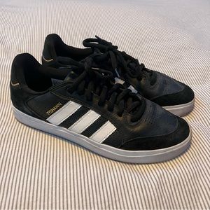 Adidas Tyshawn Low Size 9 Men’s Used
